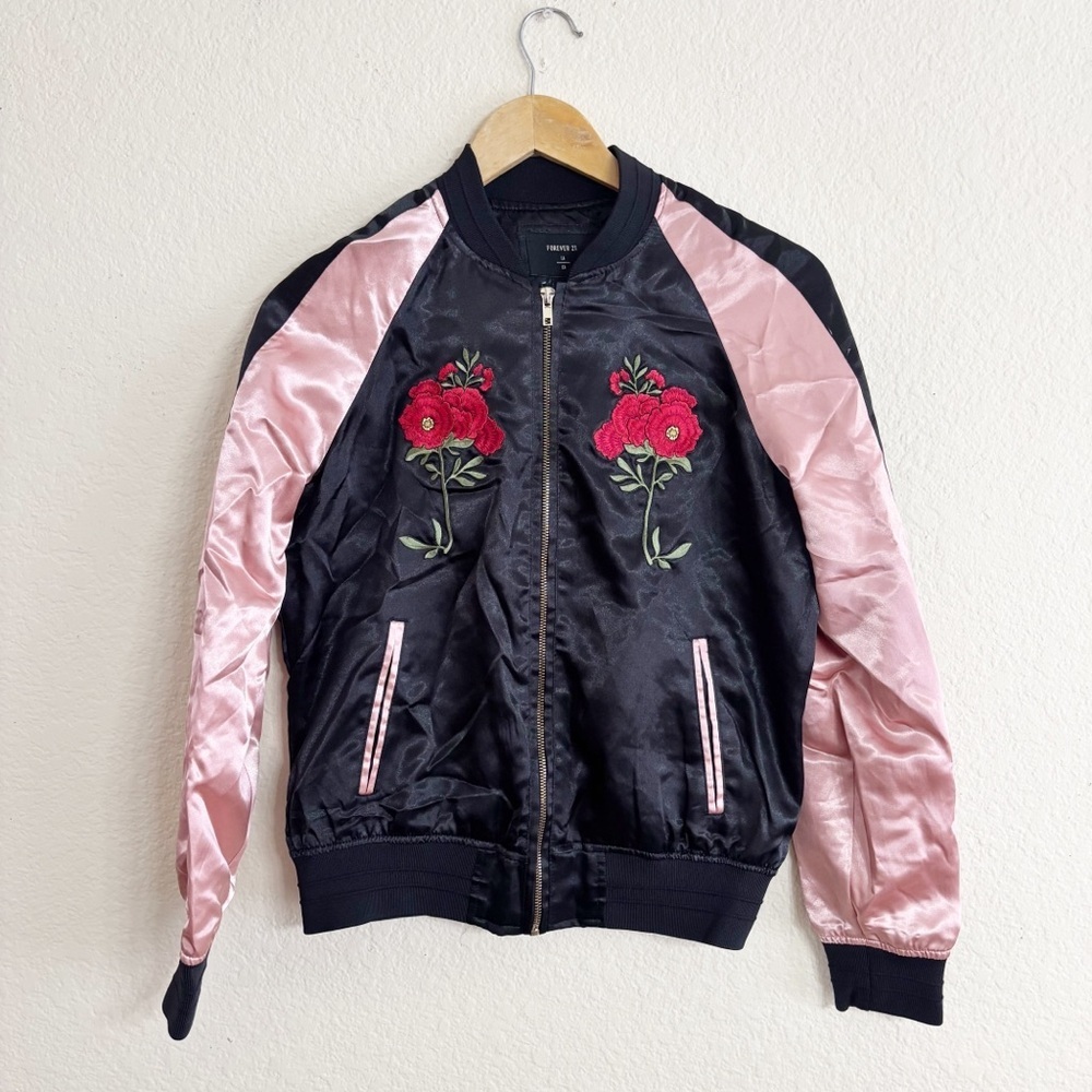 Forever 21 Bomber Jacket Small‎ Black Pink Satin Floral Embroidered Zip Up